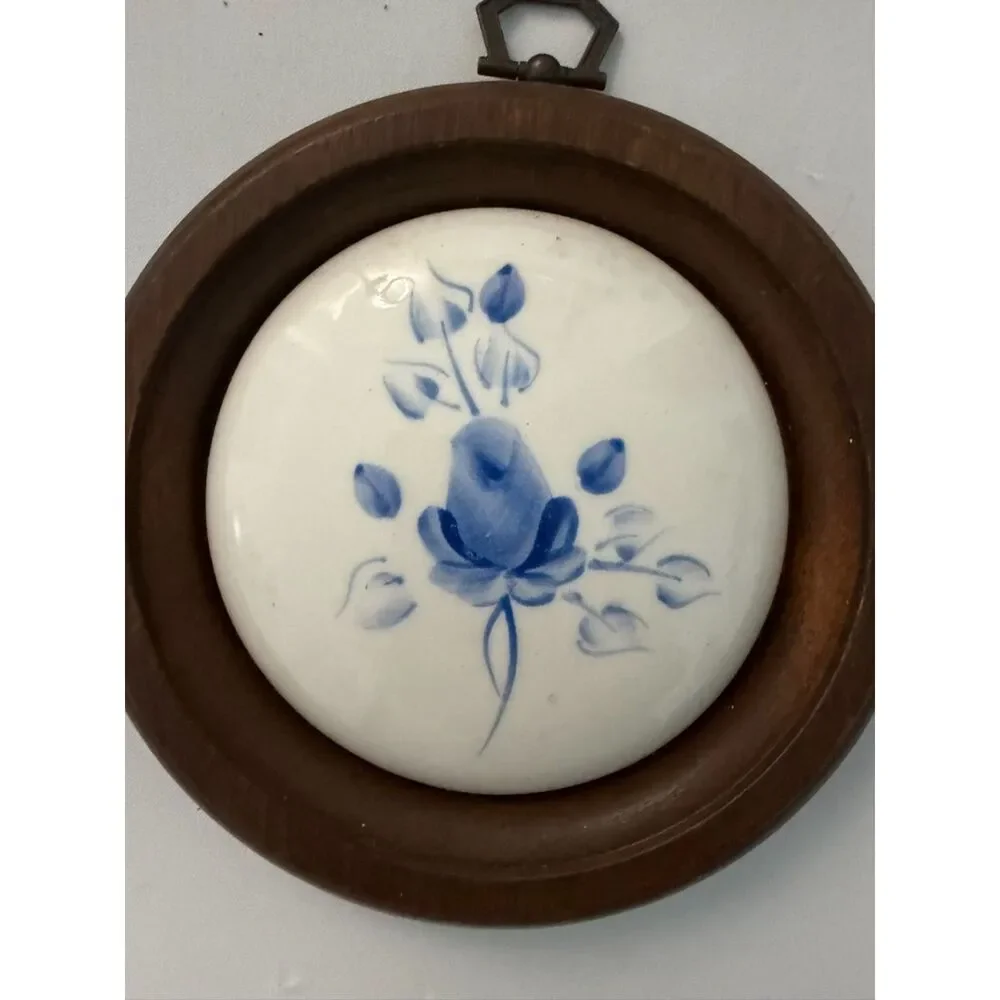 Vtg. Round wood framed ceramic tile with Hand-painted blue floral design
